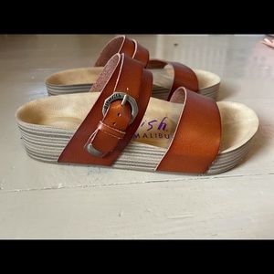 *BRAND NEW*Blowfish brown strap sandals